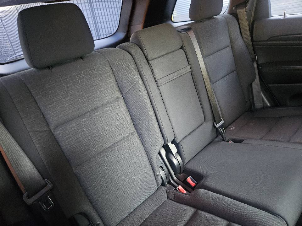 2013 jeep Grand cherokee laredo easy finance 10.jpg